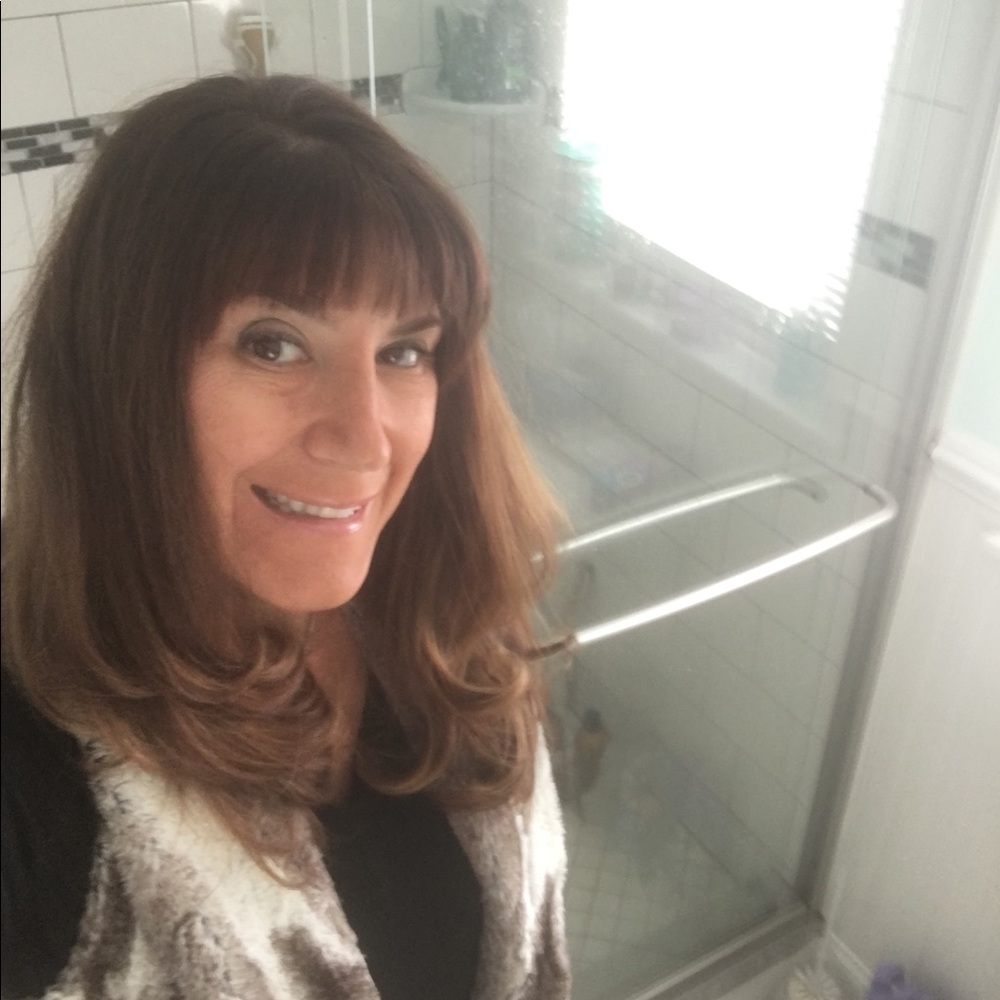 Meet your Posher, Suzanne